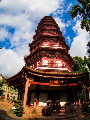  Le Temple des Six Banyan Trees: Un joyau historique sous un ciel rempli de saveurs!