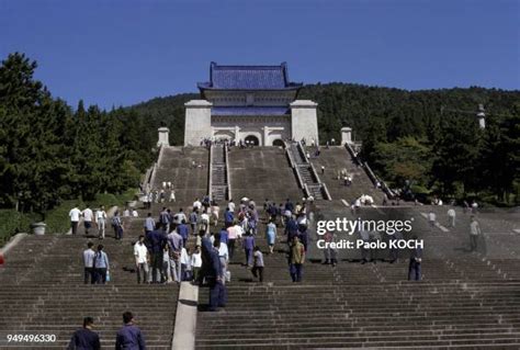 Le Mausolée de Sun Yat-sen : Un témoignage fascinant de l'histoire chinoise !