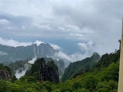 Le Mont Huangshan, un paradis de pics majestueux et de nuages flottants !