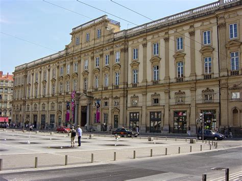 Le Musée des Beaux-Arts de la ville de Lotte : Un joyau caché pour les amateurs d'art et d'histoire!