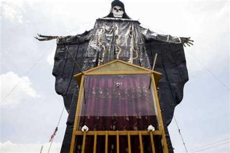 Le Templo de la Santa Muerte en Uruapan: Un sanctuaire unique dédié à une figure controversée!